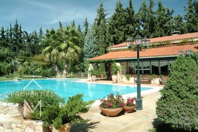 (For Sale) Residential Villa || Athens North/Nea Erithraia - 980 Sq.m, 7 Bedrooms, 2.500.000€ 