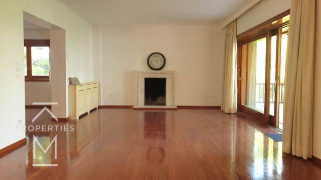 (For Rent) Residential Maisonette || Athens North/Kifissia - 400 Sq.m, 5 Bedrooms, 4.000€ 
